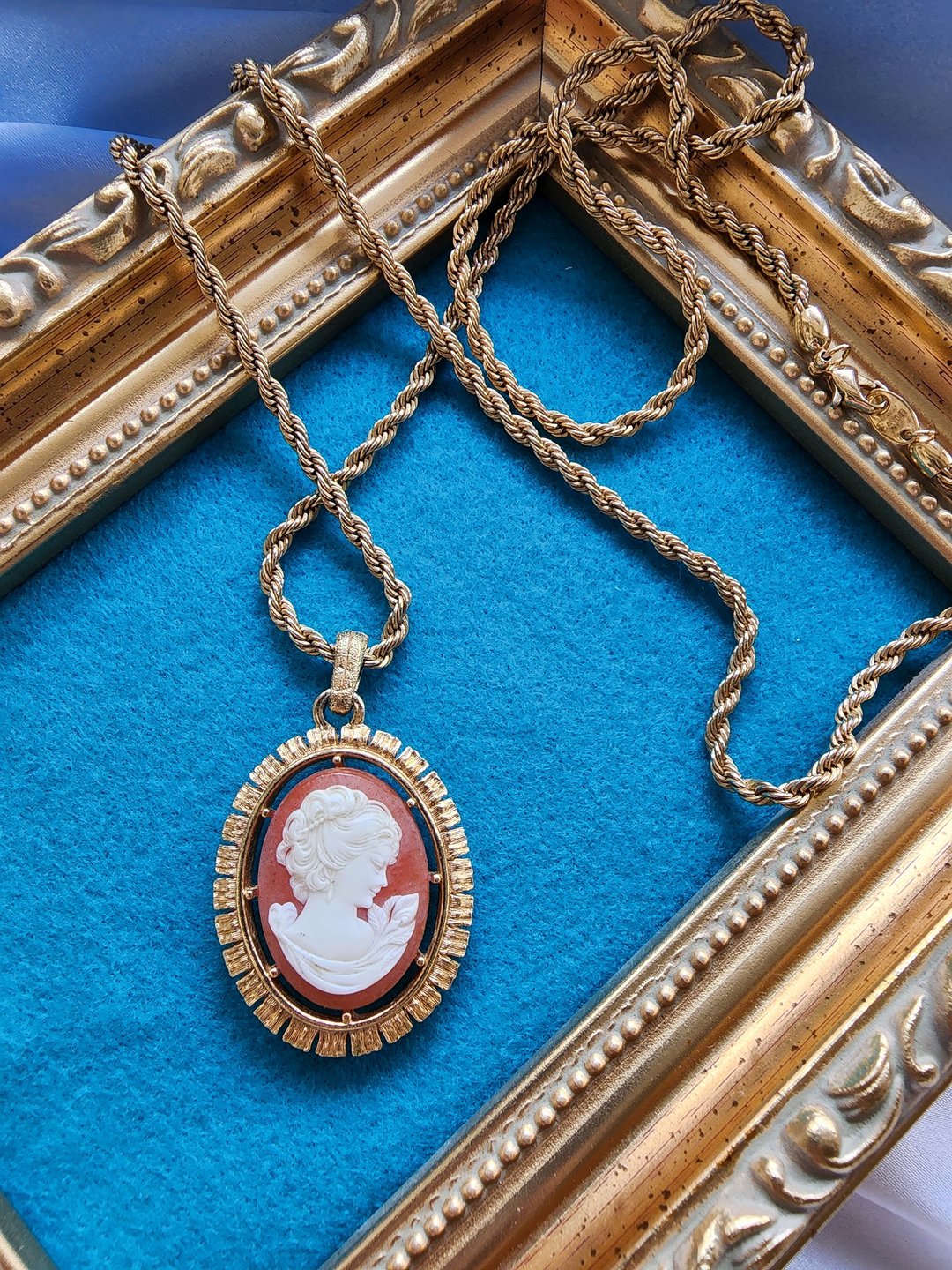 美国西洋古董饰品 / 1974年AVON双面cameo吊坠麻花项链/复古首饰 - 长链 - 其他金属 