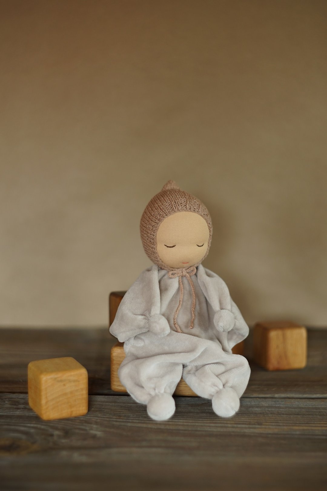 Waldorf doll First soft baby doll Organic gender neutral baby toys - 玩具/玩偶 - 羊毛 卡其色