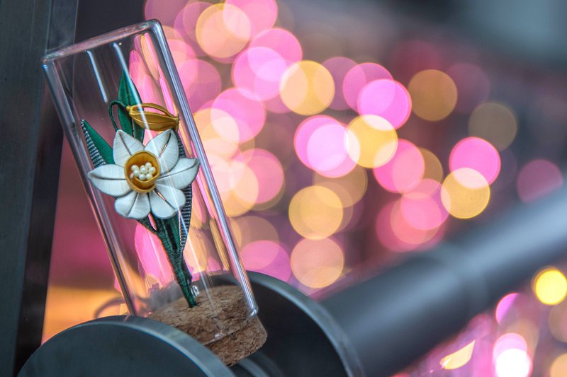 缠花-瓶中花系列/水仙花 (别针) 春仔花 - 胸针 - 绣线 