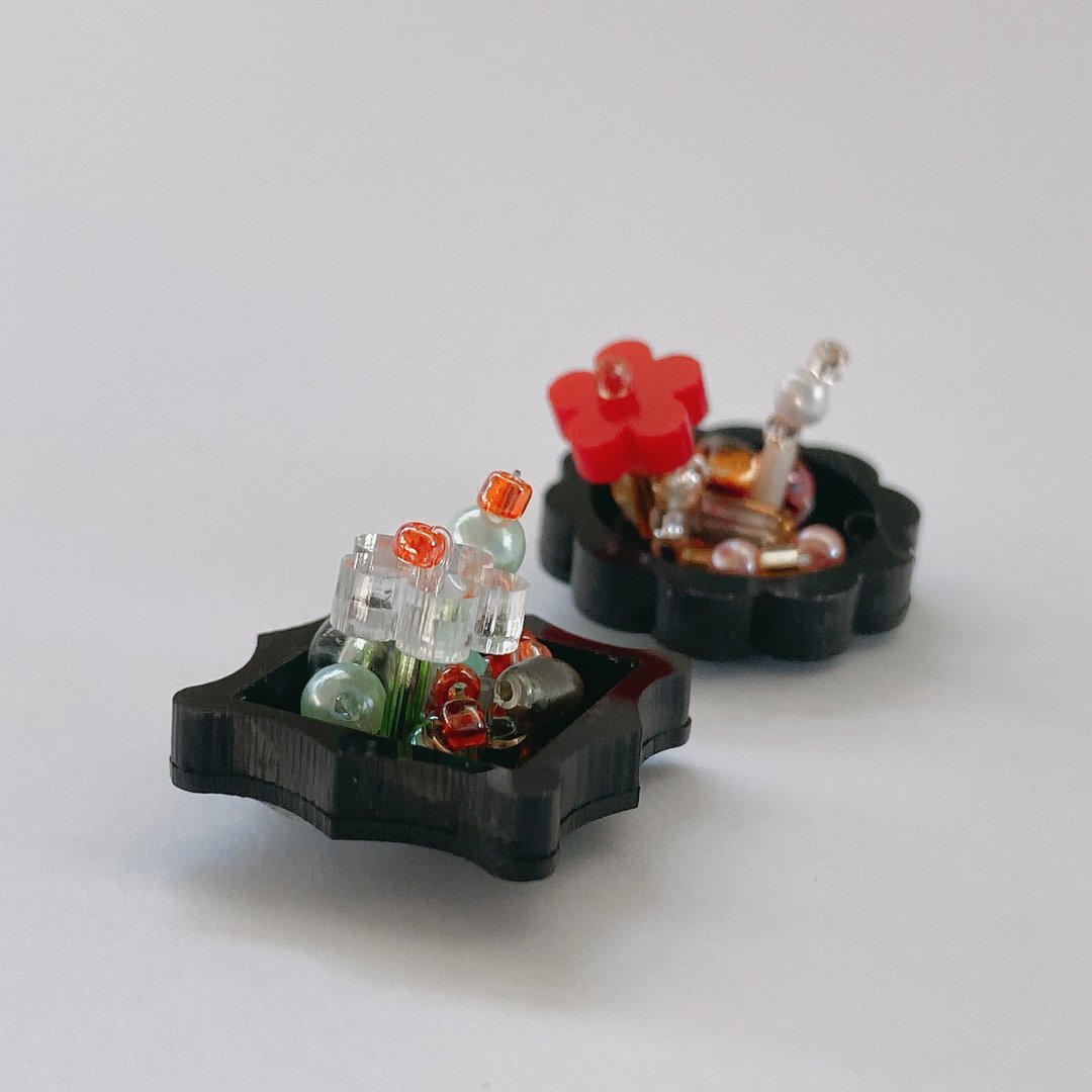21g的生日礼物 耳环-小 黑框 【sep. beads x WU studio】 - 耳环/耳夹 - 压克力 黑色