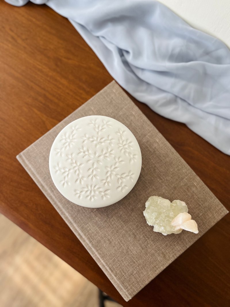 Déjà vu Ceramics 白色陶制宝盒 - 摆饰 - 陶 