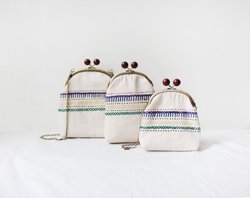 手工手作帆布口金包  中 - 侧背包/斜挎包 - 棉．麻 白色