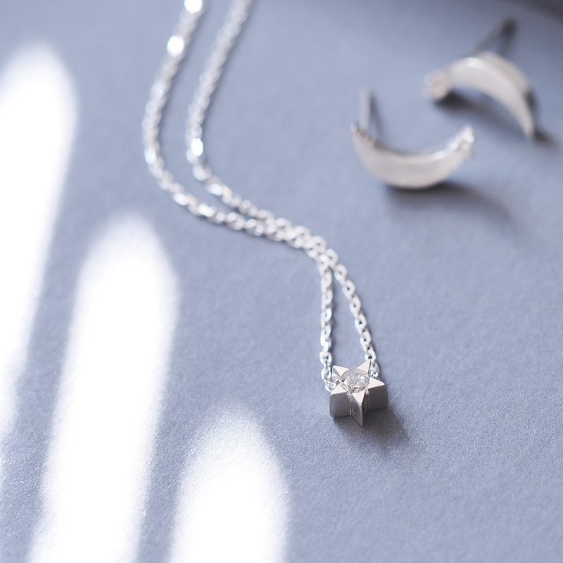 2 pieces set) white star & crescent necklace earrings set Silver 925 - 项链 - 其他金属 银色