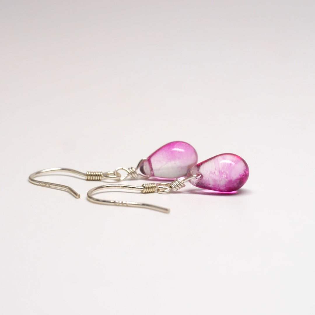 多色选择 - Candy Jewelry 925 纯银渐层色琉璃耳勾 (可改无痛耳夹) - 耳环/耳夹 - 琉璃 紫色