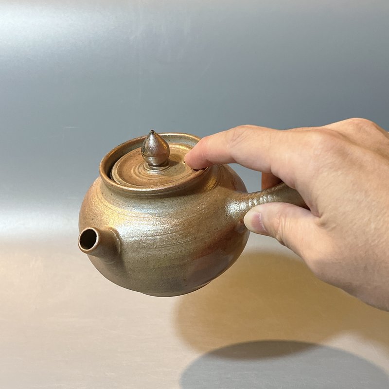柴烧侧把茶壶 / 小平凡手作 - 茶具/茶杯 - 陶 