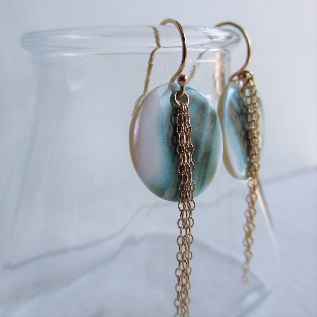 Luminous shell K14GF chain earrings - 耳环/耳夹 - 其他材质 金色