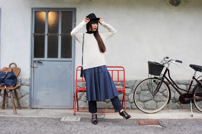 意大利制里标白色后领口蝴蝶结针织上衣(Made in Italy)F3004 - 女装针织衫/毛衣 - 聚酯纤维 白色