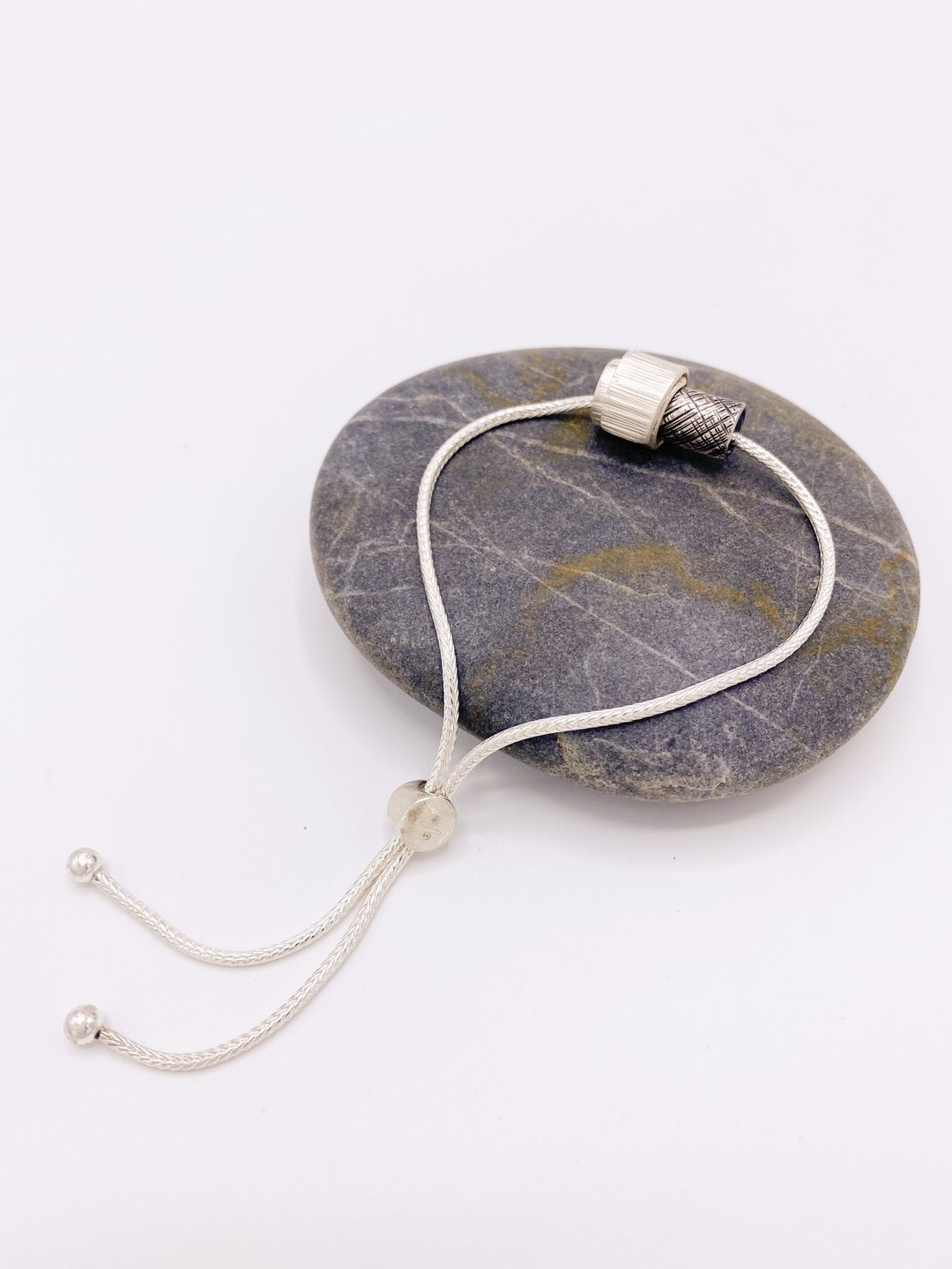 Adjustable sliding knot silver bracelet with handmade charms (B0085) - 手链/手环 - 银 银色