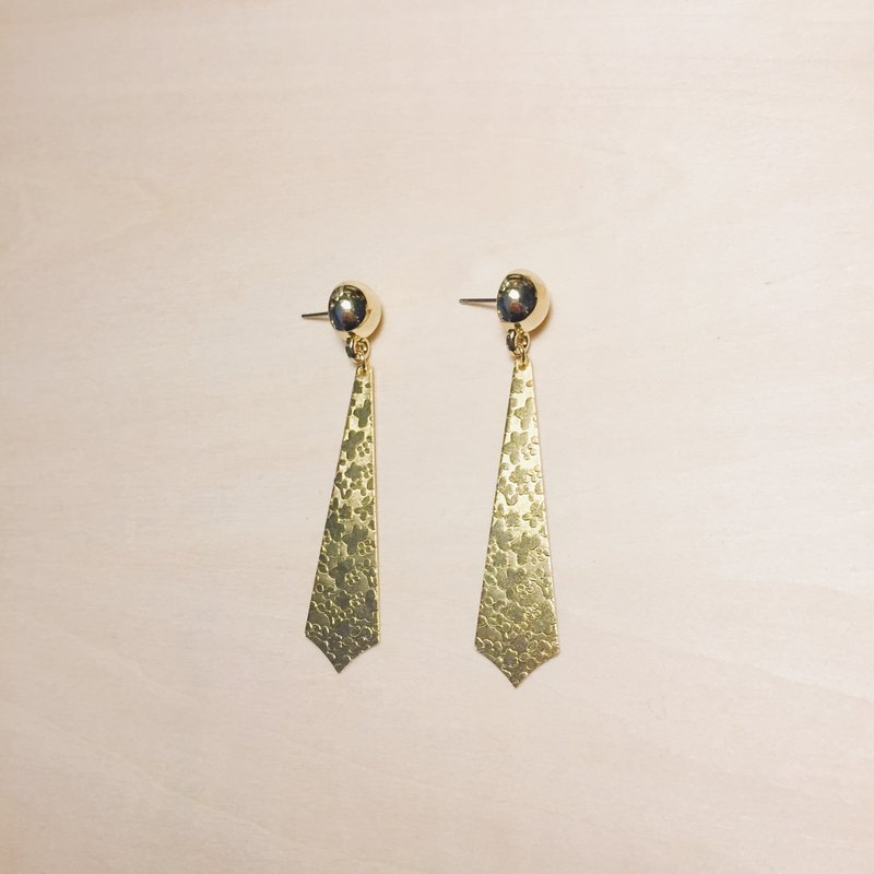 复古雕花长耳环 - 耳环/耳夹 - 铜/黄铜 金色