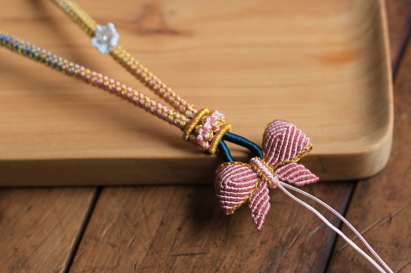 春秋全手工编绳 | 精编龙鳞纹蝴蝶花朵 手机挂绳 车钥匙挂件 | - 吊饰 - 其他人造纤维 粉红色