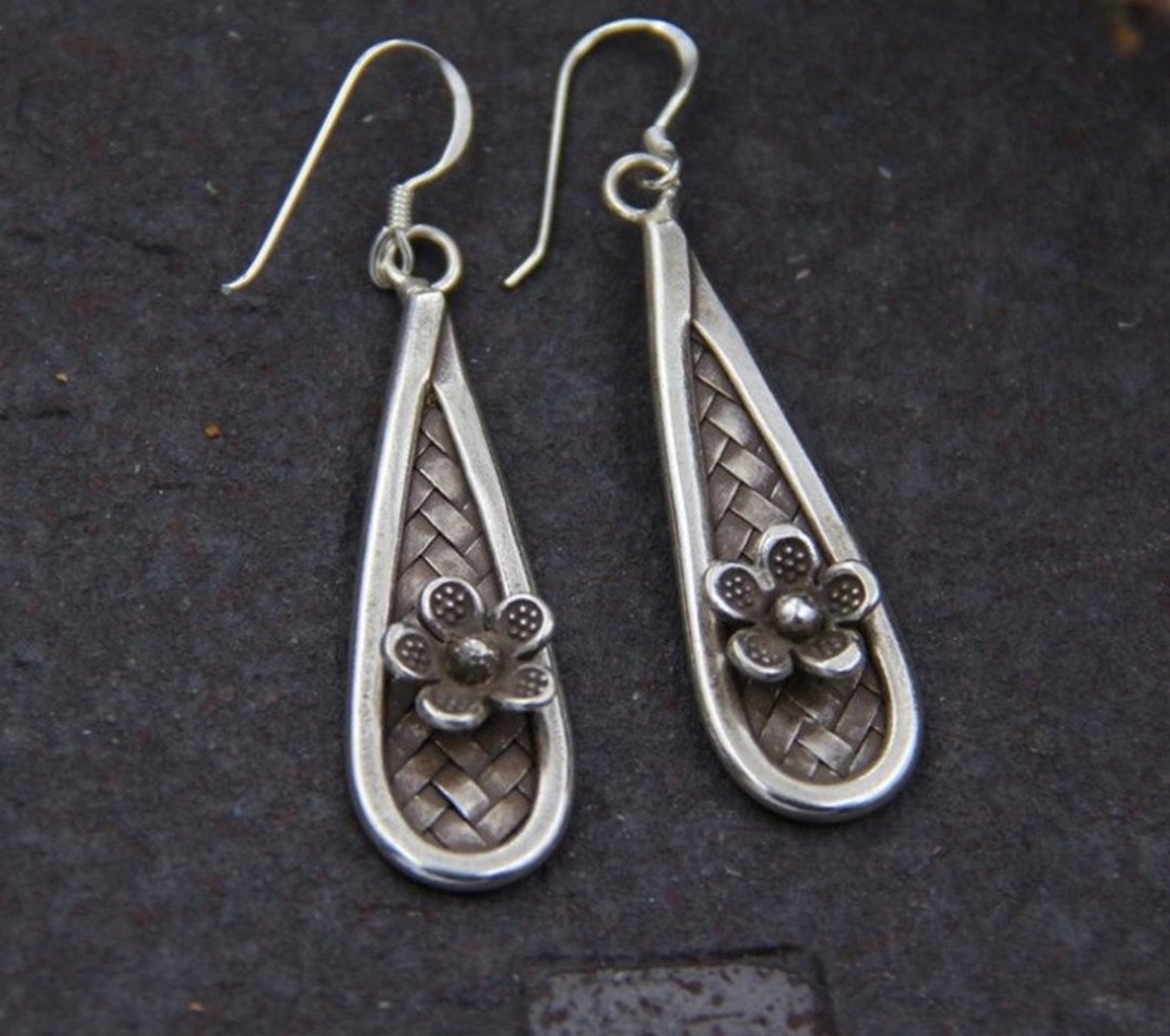 Real S925 Vulcanized Silver Women Handmade Braided Waterdrop Dangle Earrings - 耳环/耳夹 - 纯银 银色