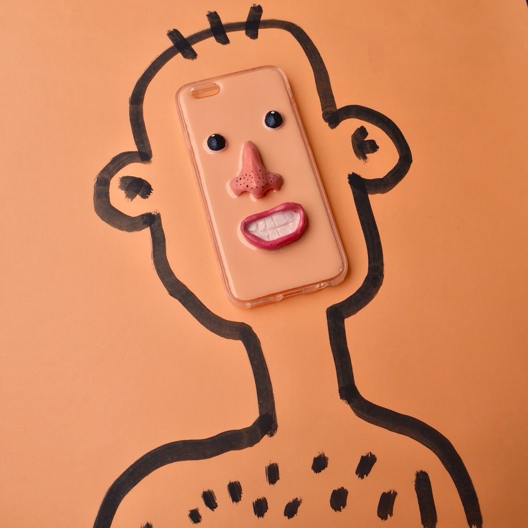 HAPPY FACE PHONE CASE - 手机壳/手机套 - 其他材质 咖啡色