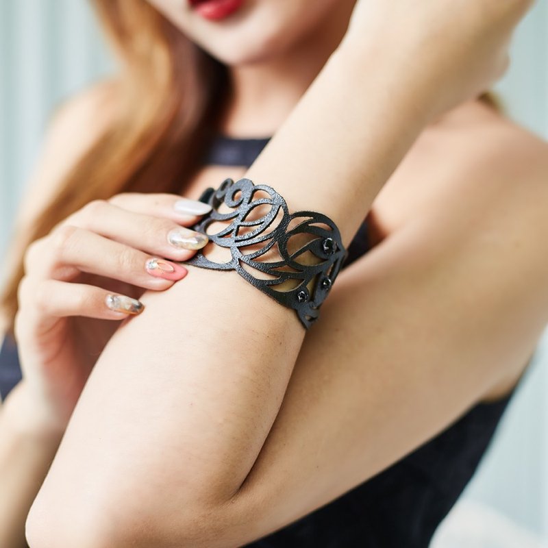 回圈图腾皮革手环  礼物 - 手链/手环 - 真皮 黑色