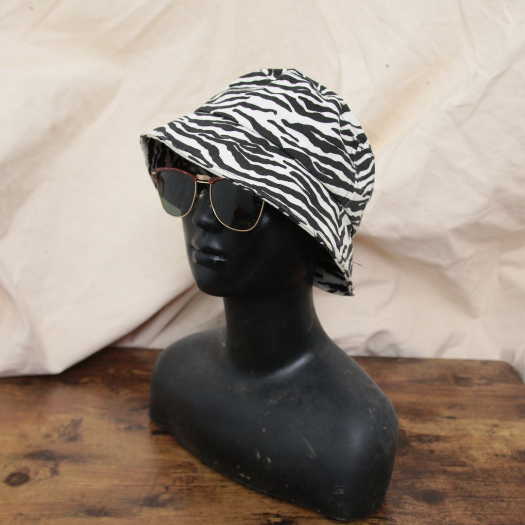 Back to Green:: 户外渔夫帽 班马纹路 渔夫帽 d-24//vintage hat - 帽子 - 棉 