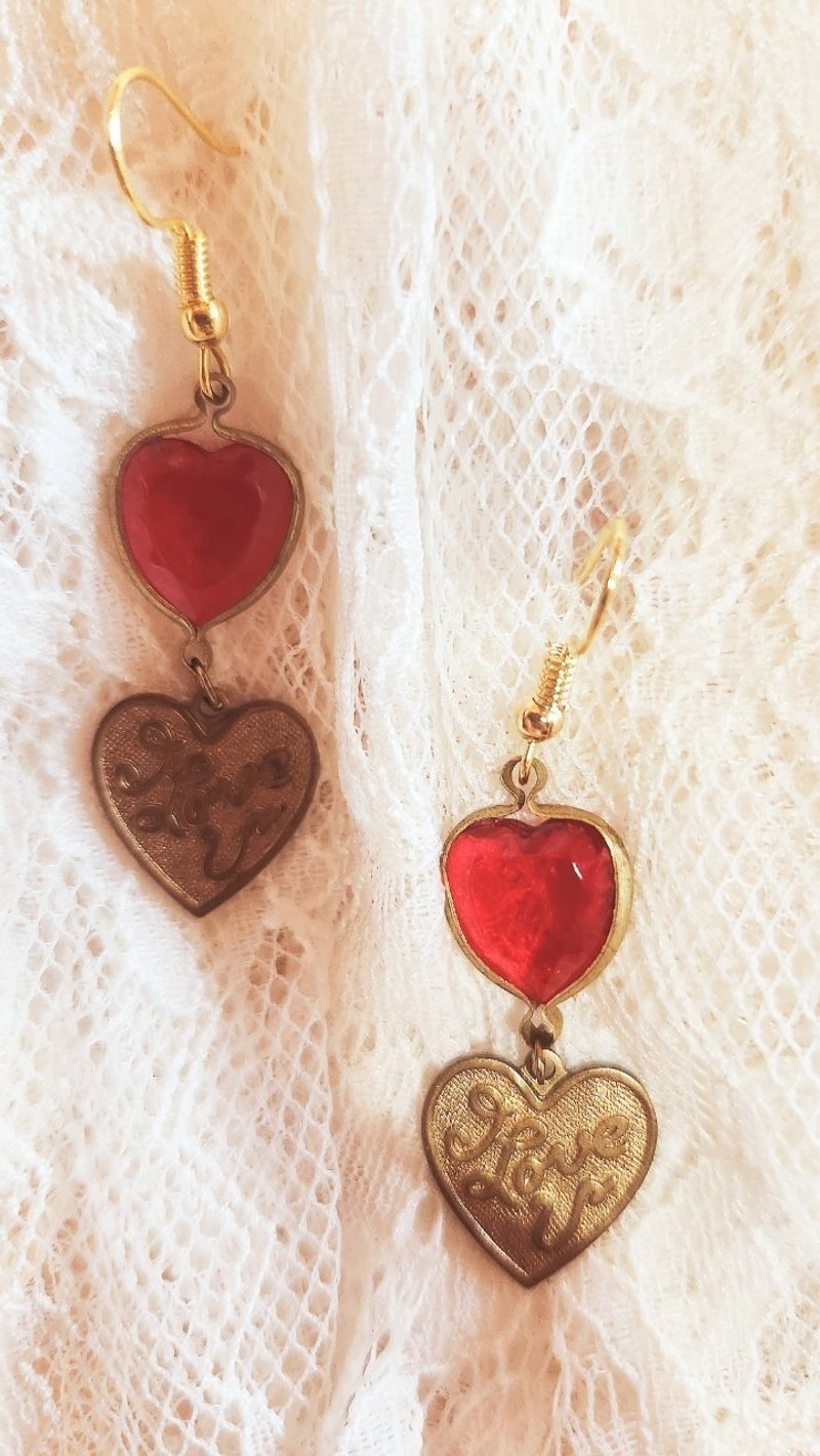 【圣诞礼盒】树脂铜电金耳环(可改耳夹) - 耳环/耳夹 - 半宝石 红色