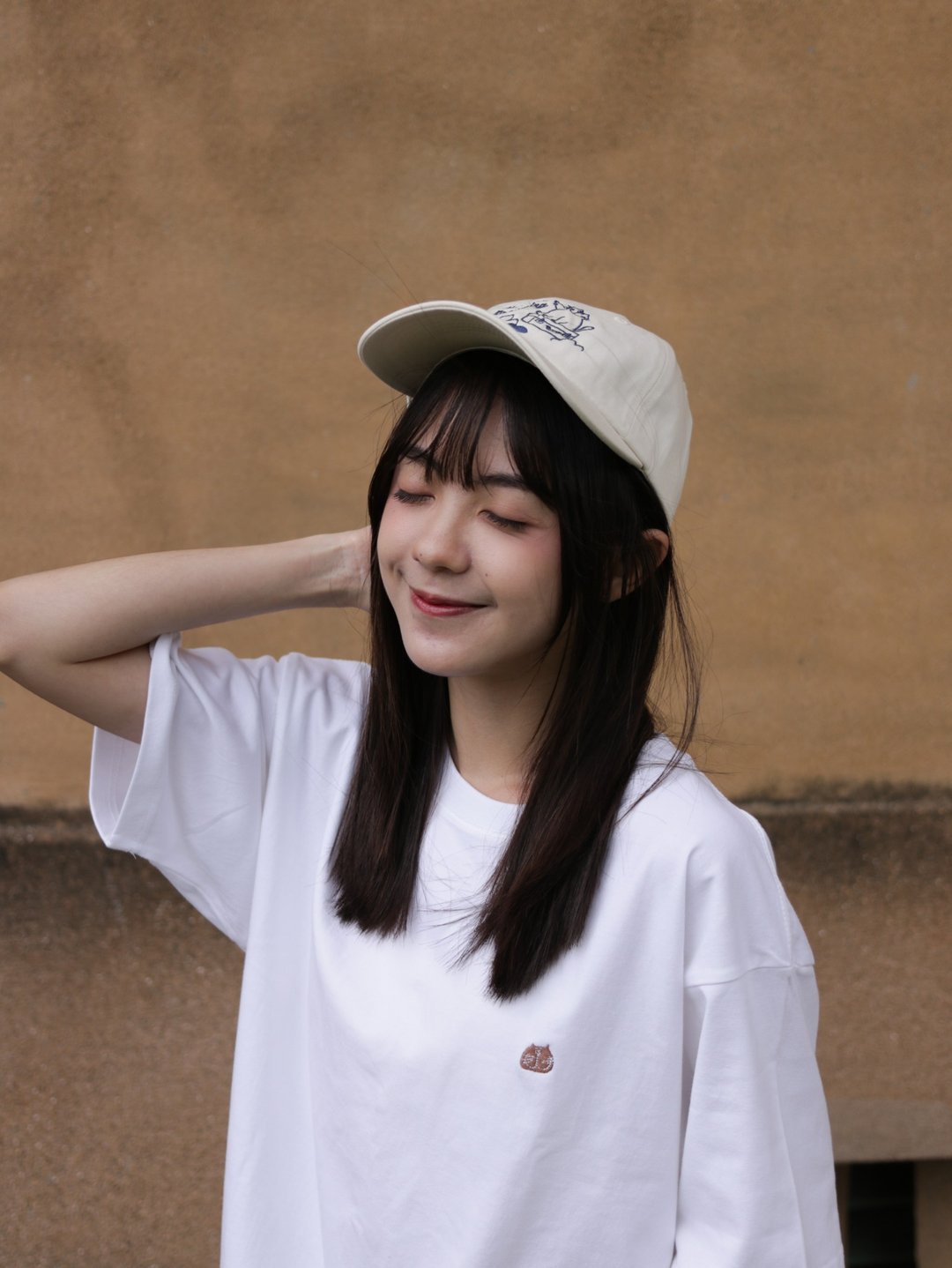Keep on dreaming. 刺绣Tee // 中性版 - 女装 T 恤 - 棉 白色