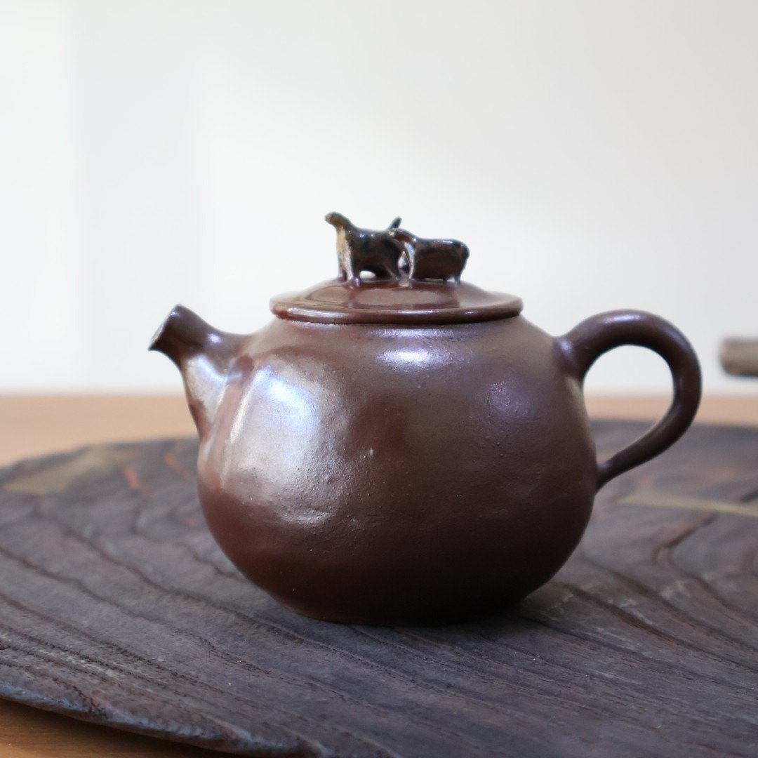 马到成功 柴烧陶手捏茶壶 - 茶具/茶杯 - 陶 咖啡色