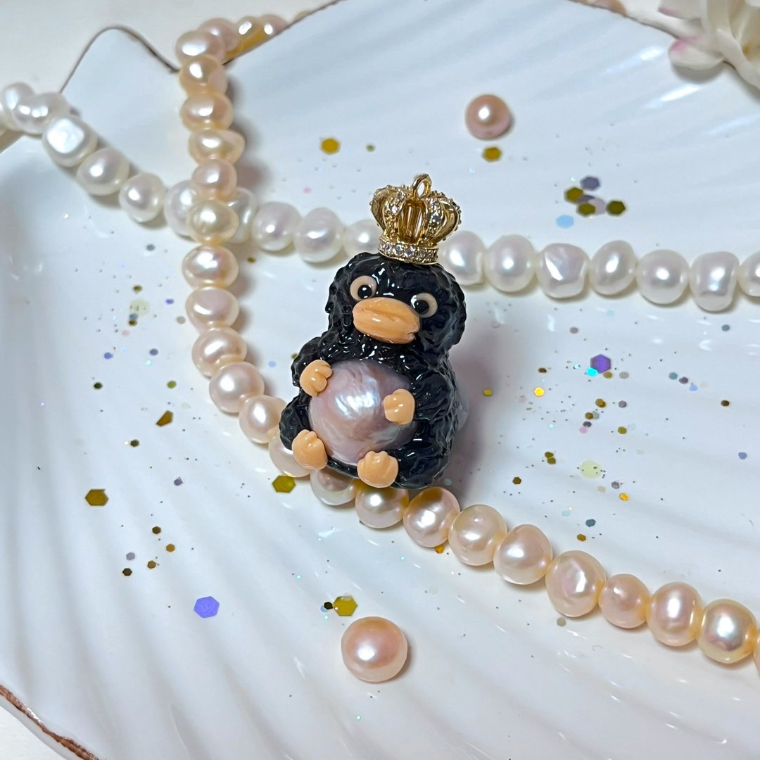 Niffler Harry Potter pearl 抱着珍珠的玻璃兽吊坠/摆设 - 项链 - 珍珠 