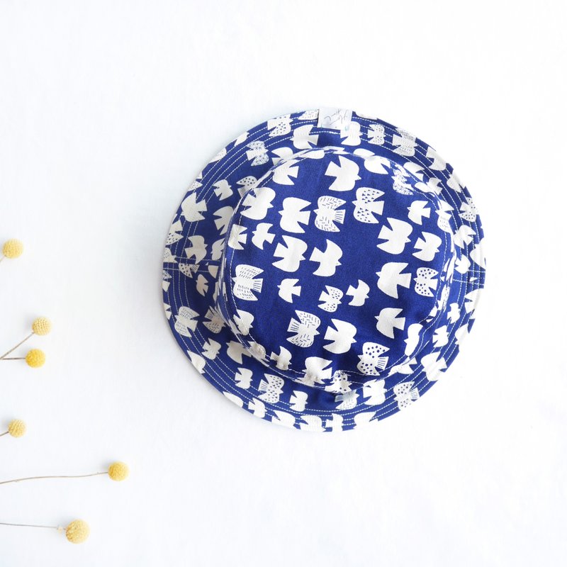 温柔双面渔夫帽系列 | 深蓝剪纸鸟 - 帽子 - 棉．麻 蓝色