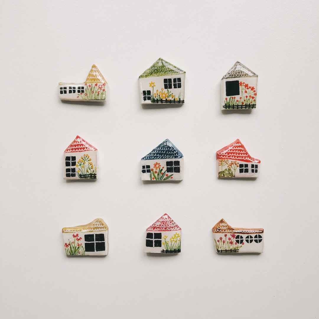 tiny house handmade clay pins/magnets - 胸针 - 陶 
