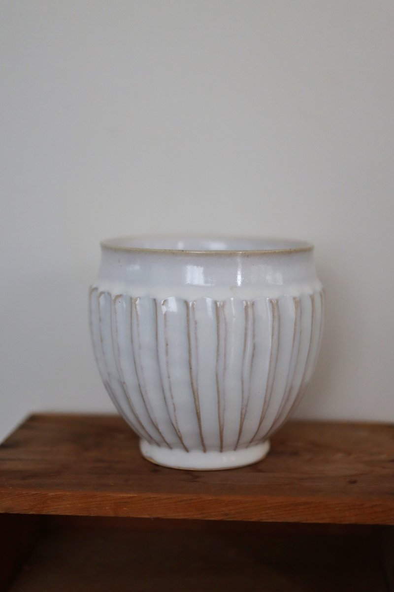 亮白釉手感花器 - 花瓶/陶器 - 陶 白色