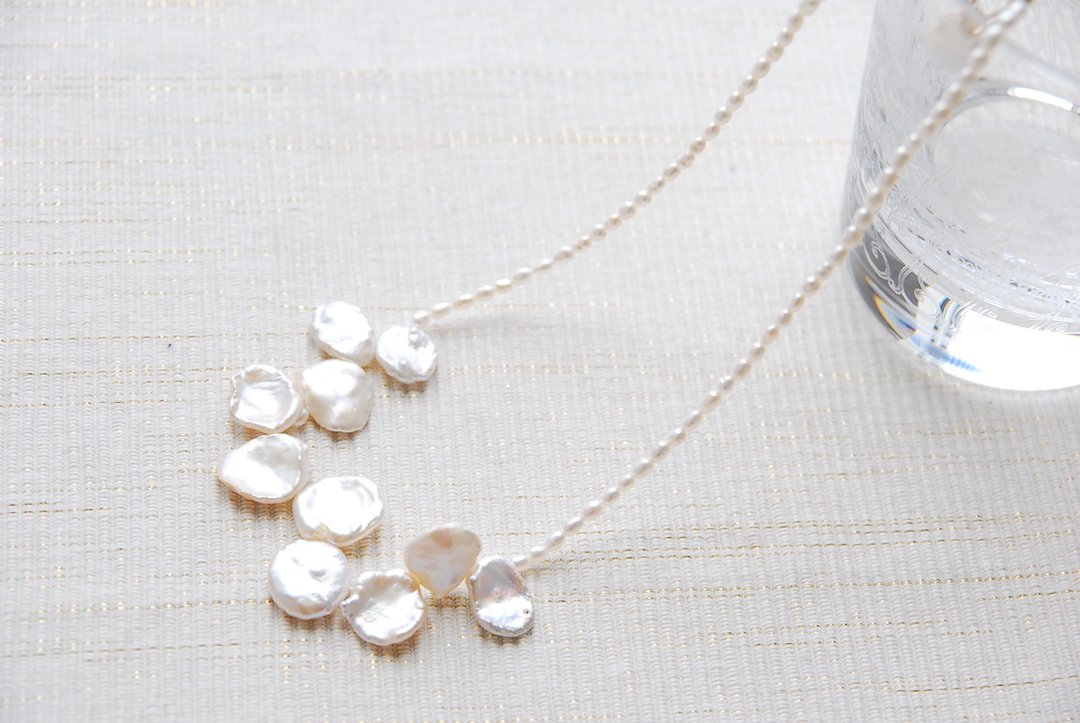 Petal poppy pearl necklace 14kgf - 项链 - 宝石 白色