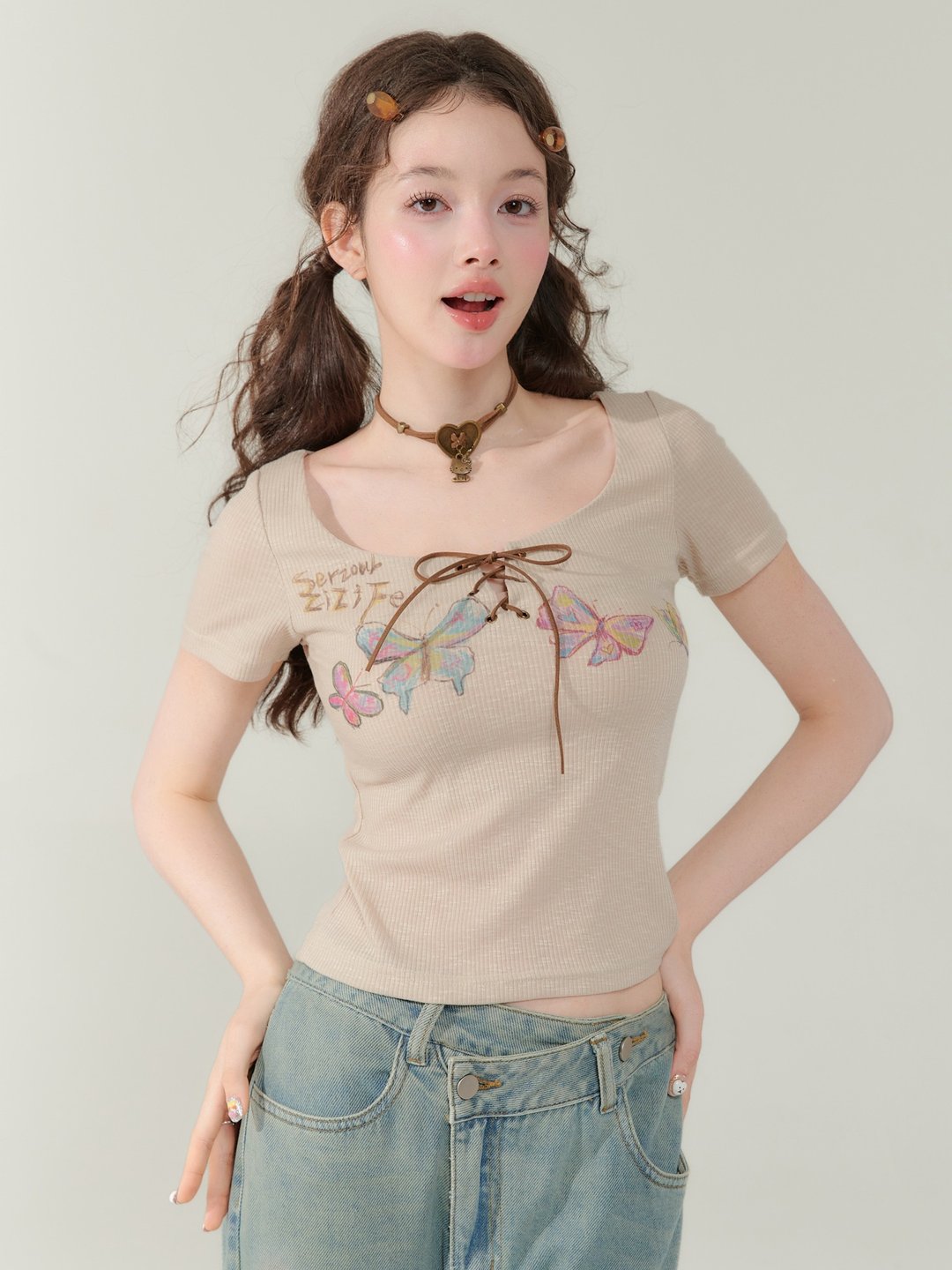 ziziFei夏季美式复古设计感大圆领蝴蝶印花短款上衣绑带短袖T恤女 - 女装 T 恤 - 其他材质 卡其色