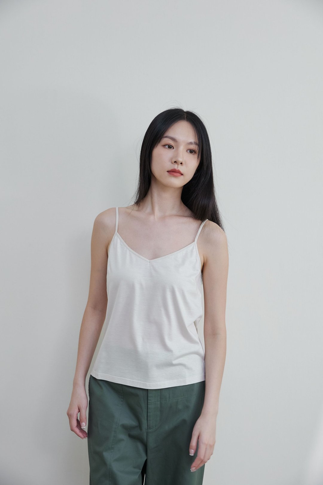 PINKOI ONLY 森呼吸细肩带背心-米酿 - 女装背心 - 其他人造纤维 白色