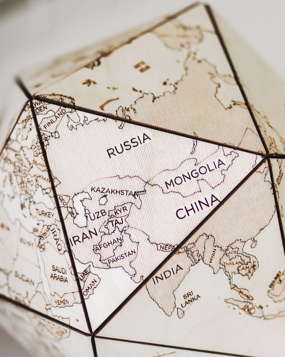 Travel Gift World Map Art Wooden Icosahedron Gift For Father Brother Husband - 其他家具 - 木头 