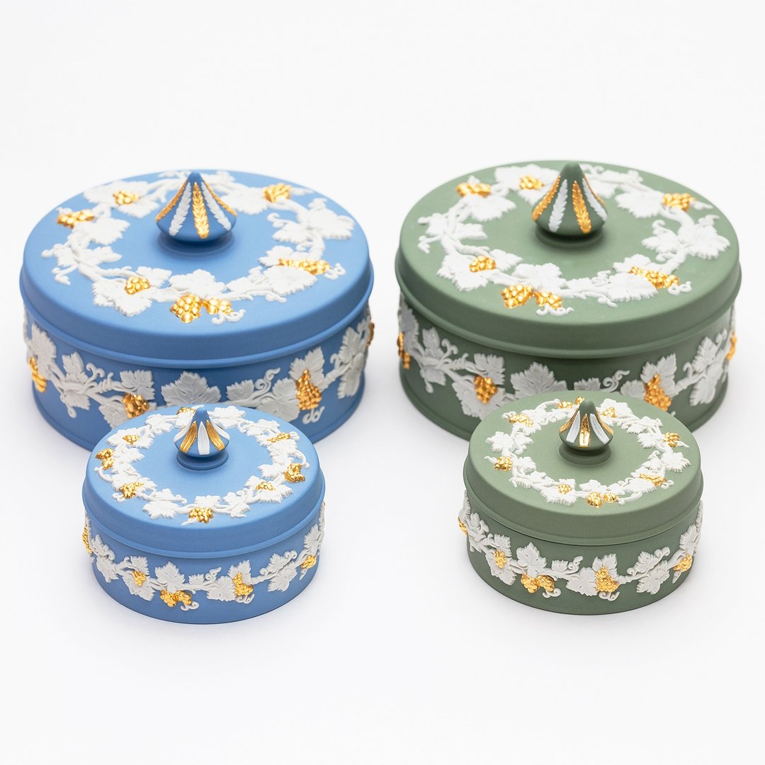 英国制 Wedgwood 浮雕葡萄藤1966镶金 陶瓷首饰盒珠宝收纳盒(緑) - 收纳用品 - 瓷 