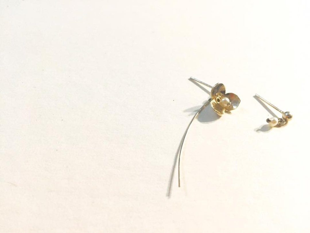 A Bead 925纯银默默耳环 - 耳环/耳夹 - 其他金属 银色