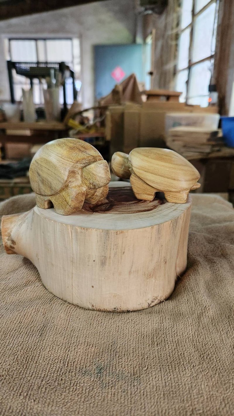 (订制)手工 原木 乌龟装饰、桌上公仔、把玩小物、桌面摆饰 - 摆饰 - 木头 