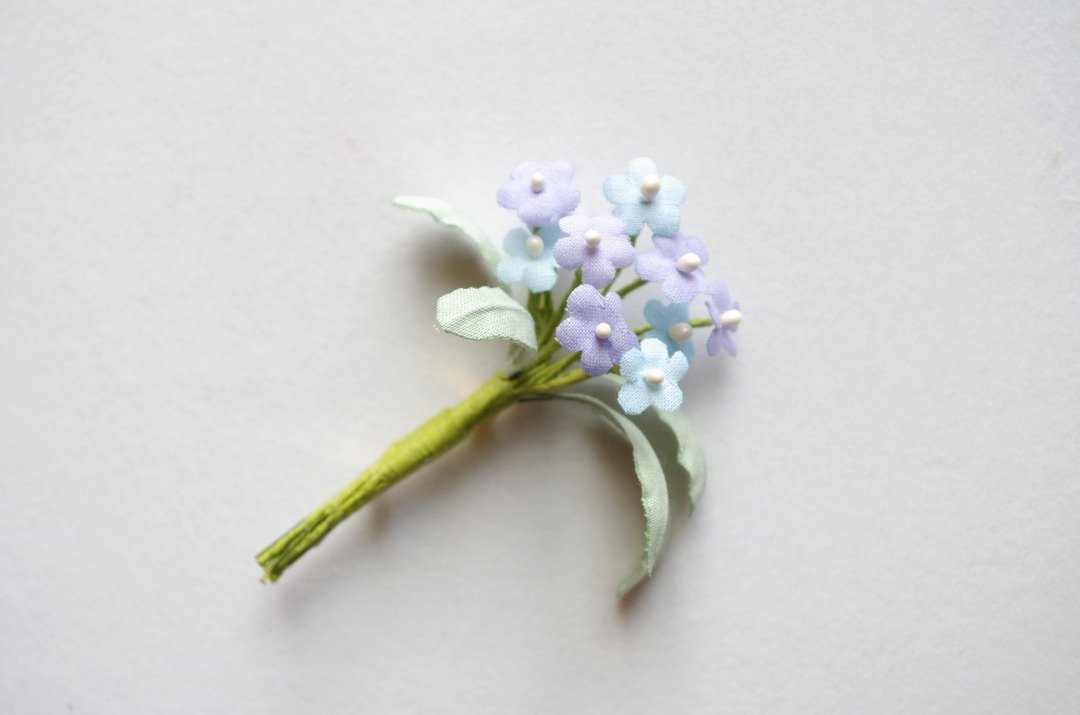 Made-to-order, hand-dyed, forget-me-not brooch - 胸针 - 棉 蓝色