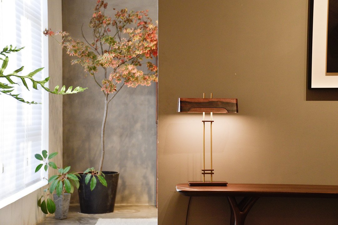 曦华(黑檀木, 黄铜版) 木质桌灯 LED 触控无段调光 Sherwood(BS) - 灯具/灯饰 - 木头 