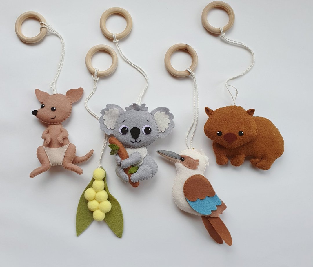 Australian animals hanging baby gym toy, Australian nursery, animal activity gym - 满月礼盒 - 环保材料 