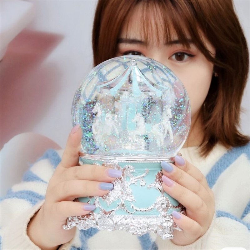 蒂芬妮蓝 游乐马 水晶球音乐盒 生日礼物 情人节 圣诞交换礼物 - 摆饰 - 玻璃 