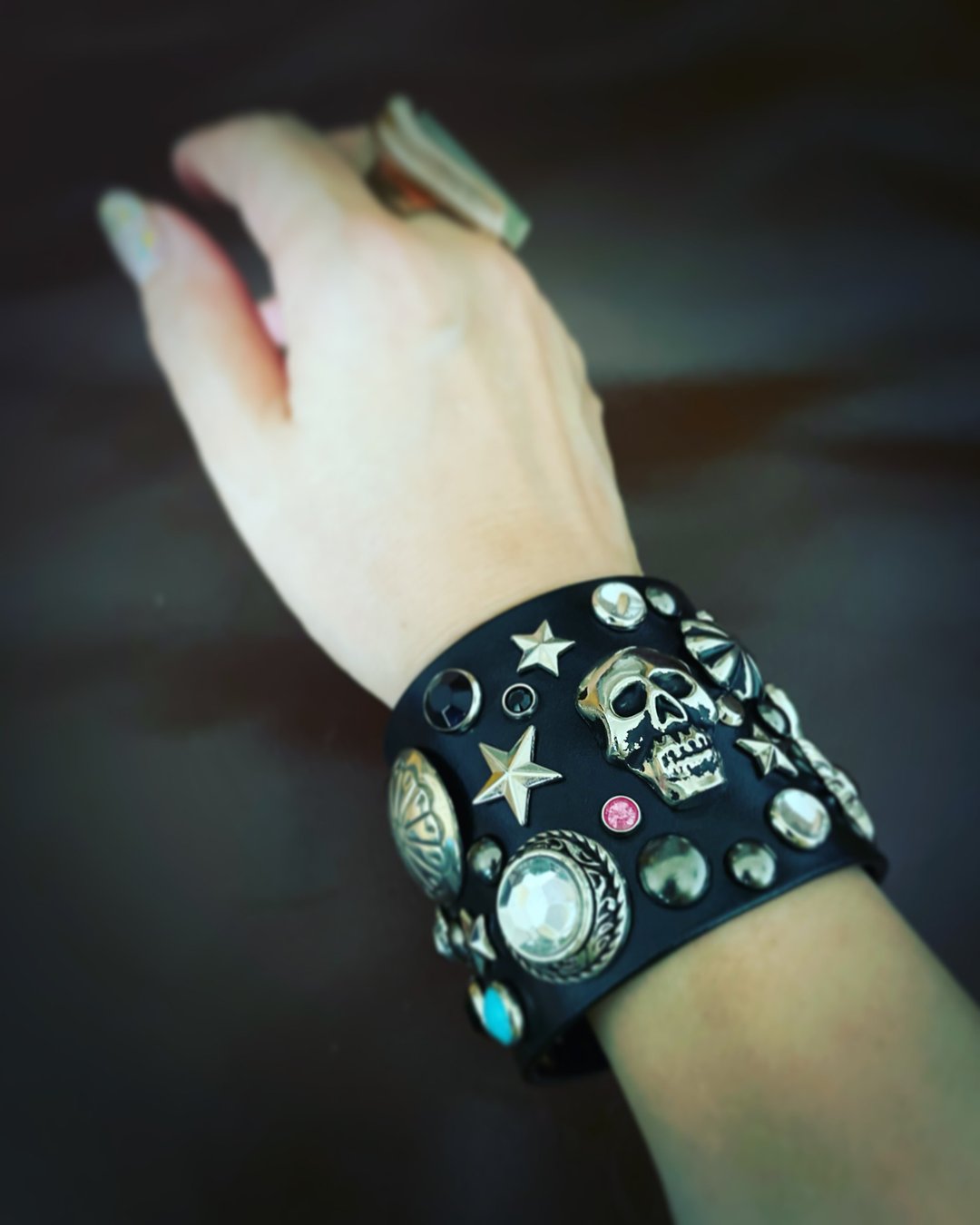 Skull Bangle / Date and Drunk - 手链/手环 - 真皮 黑色