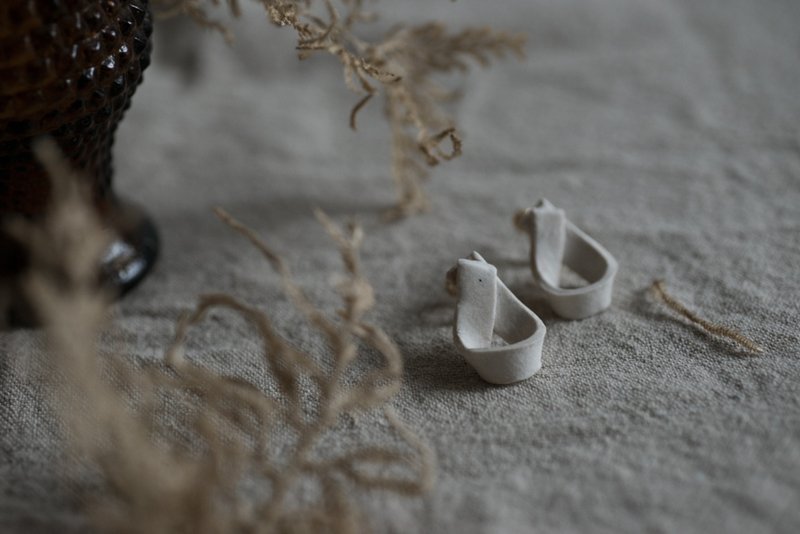 Tao│陶系列 - 缎 - 耳环/耳夹 - 陶 白色