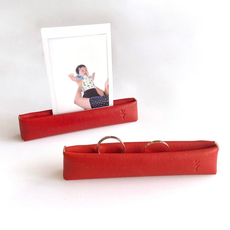 【夹子座】适用于照片、备忘录、戒指、笔，苏芳木染皮革，手工制作 - 名片架/名片座 - 真皮 红色