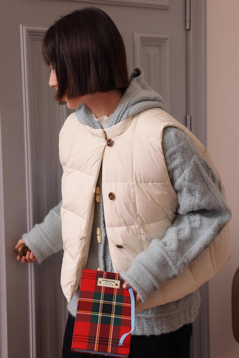 odd maker简约立领羽绒马甲女无袖微皱肌理复古感90%白鸭绒背心 - 女装背心 - 羽绒 