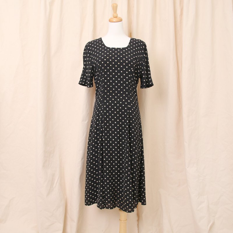 Back to Green-复古夏季洋装 黑底点点洋装 /vintage dress - 洋装/连衣裙 - 聚酯纤维 