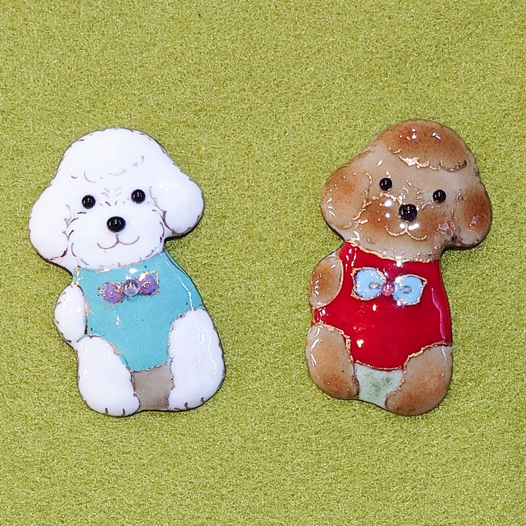 贵宾犬七宝烧胸针 - 徽章/别针 - 其他金属 