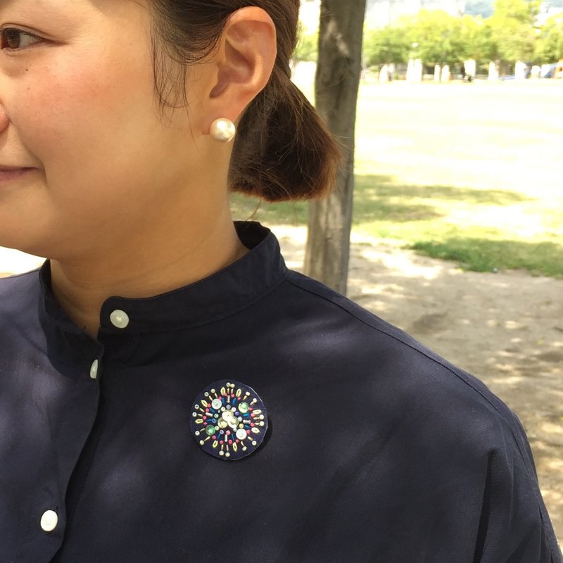 Brooch / 手刺繍 / 花火 - 胸针 - 其他材质 多色