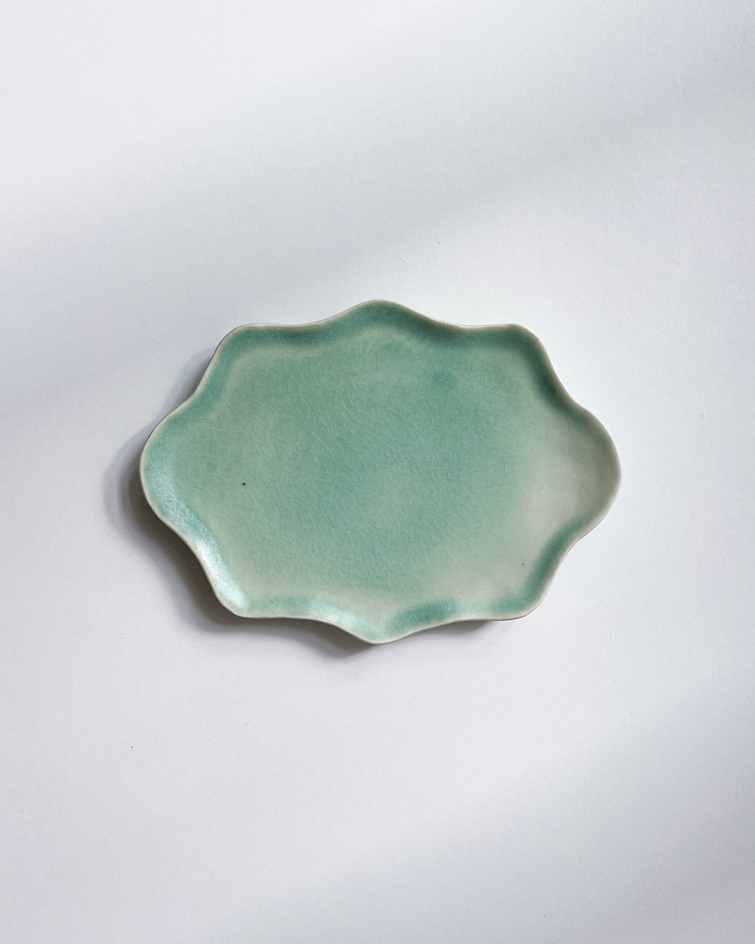 陶瓷 云朵小盘 手捏陶盘 半光翠玉 Ceramic Plate - 盘子/餐盘/盘架 - 陶 绿色