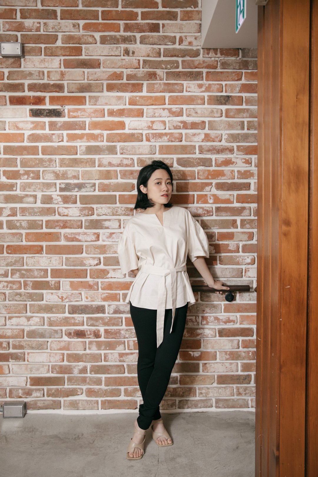 禾禾杏色古典澎袖绑带上衣 - 女装上衣 - 棉 白色