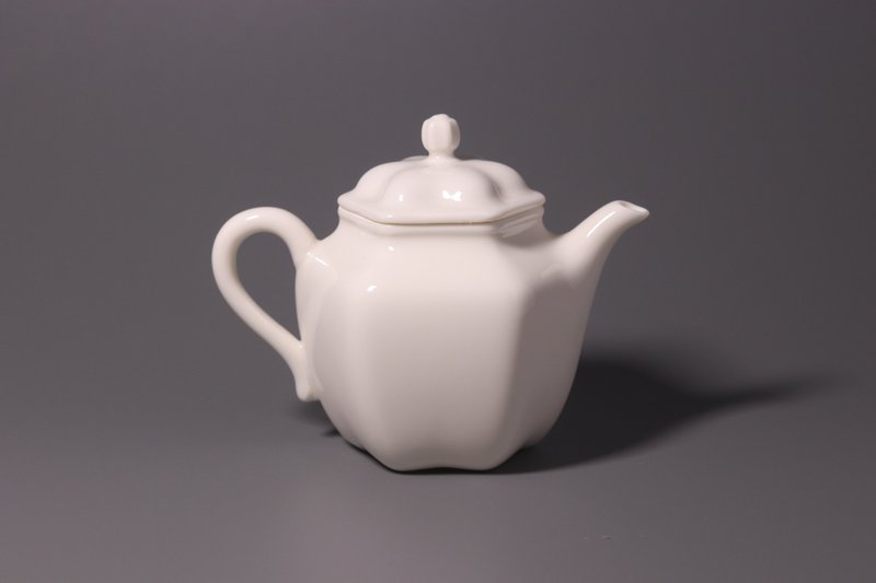 敦睦窑-玉瓷六方秋水壼 素面款 - 茶具/茶杯 - 瓷 白色