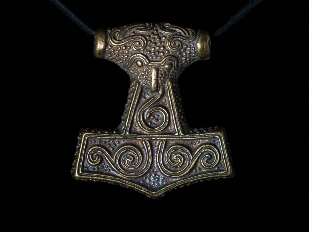Thor Hammer Amulet Ram's Head. Handmade Thor hammer pendant. Vikings. Thor - 项链 - 其他金属 