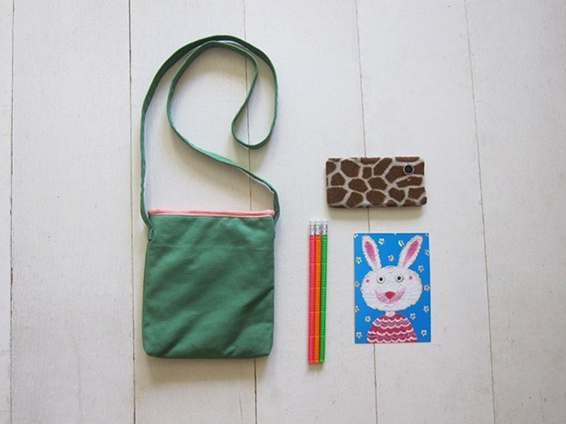 斜肩背包系列-帆布小吐司 草绿+嫩粉(拉链开口款) - 侧背包/斜挎包 - 棉．麻 多色