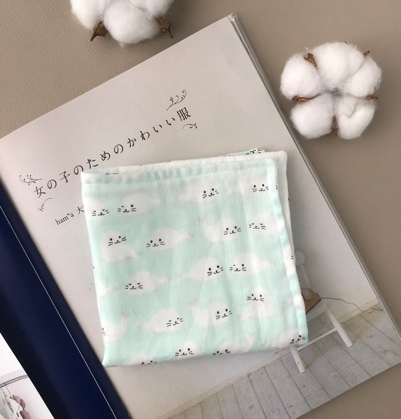 【棉纱手帕】绿色小海獭  日本纯棉纱 四重纱 - 围嘴/口水巾 - 棉．麻 绿色