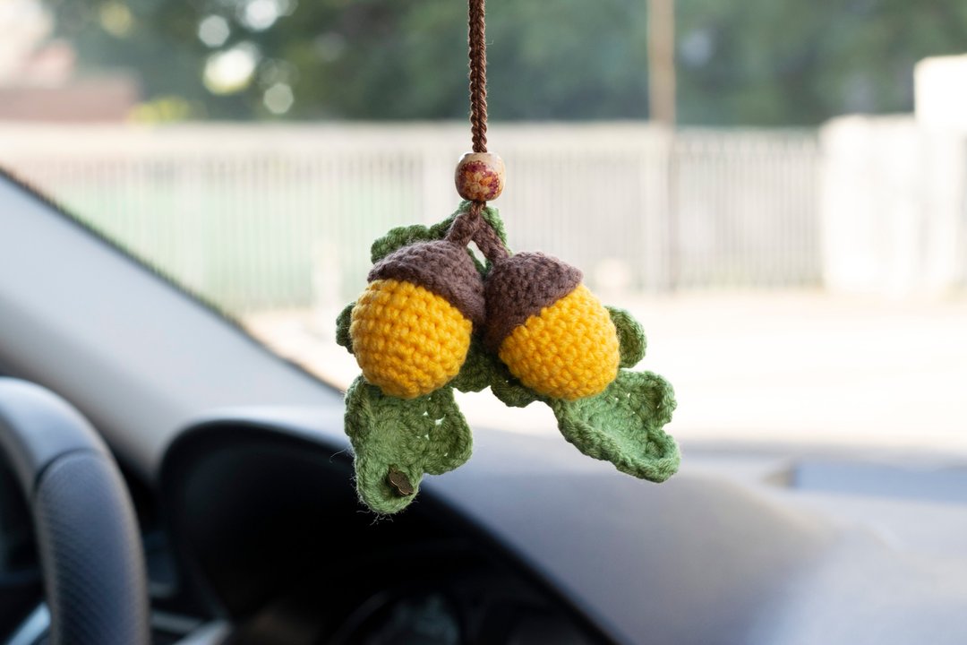 Acorns car accessories, rear view mirror charm, soft pendant, 平安車掛, 针织玩具 汽車用品 - 吊饰 - 棉 黄色